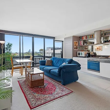Eclectic 1-Bed Apartment With Pool And Gym Melbourne Exterior photo