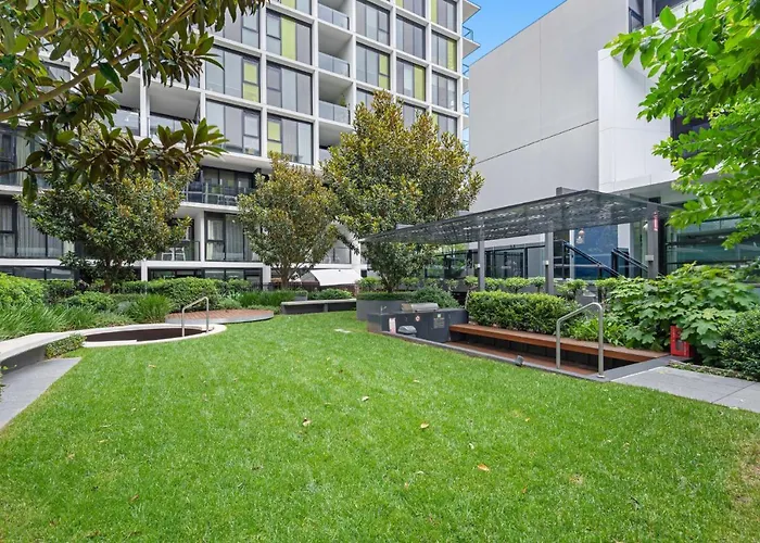 Eclectic 1-Bed Apartment With Pool And Gym