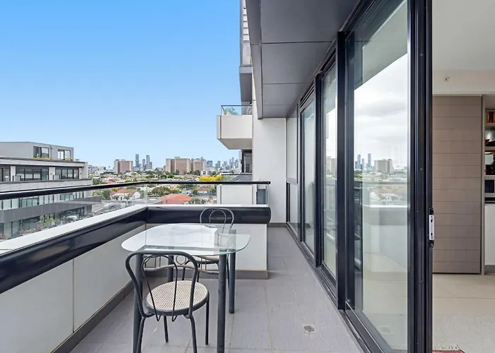 Eclectic 1-Bed Apartment With Pool And Gym